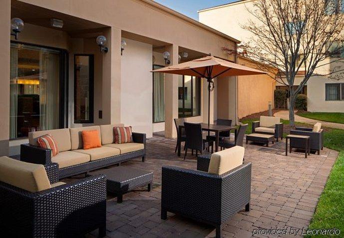 Hotel Courtyard Charlotte Arrowood Exteriér fotografie
