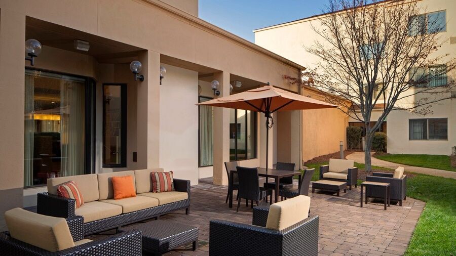 Hotel Courtyard Charlotte Arrowood Exteriér fotografie